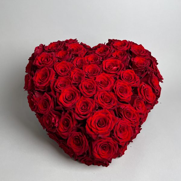 Herz aus roten Rosen
