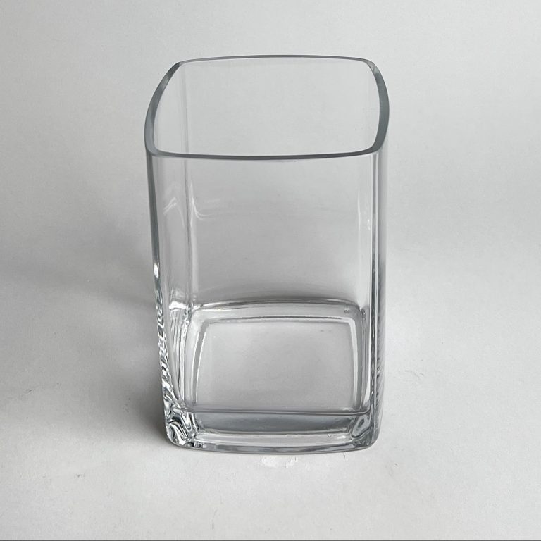 Quadratische Glasvase