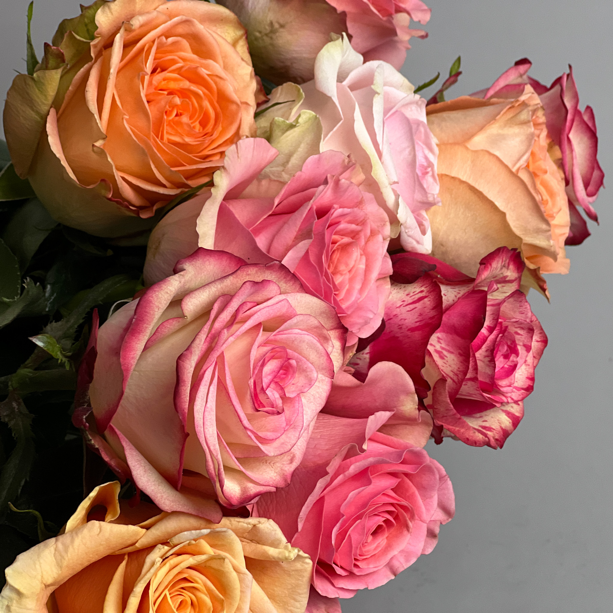 Bouquet of different colored roses - Image 2