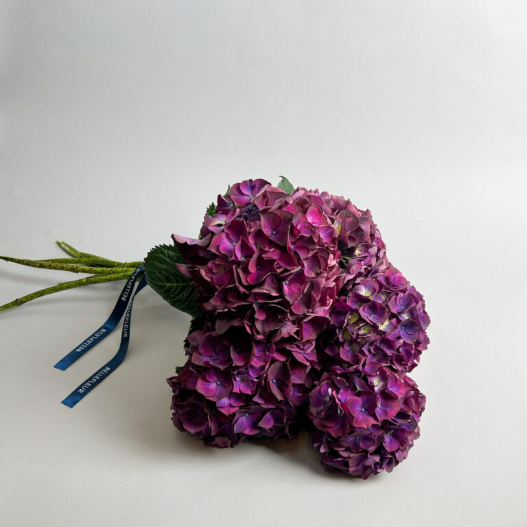 Strauss mit violett Hortensien