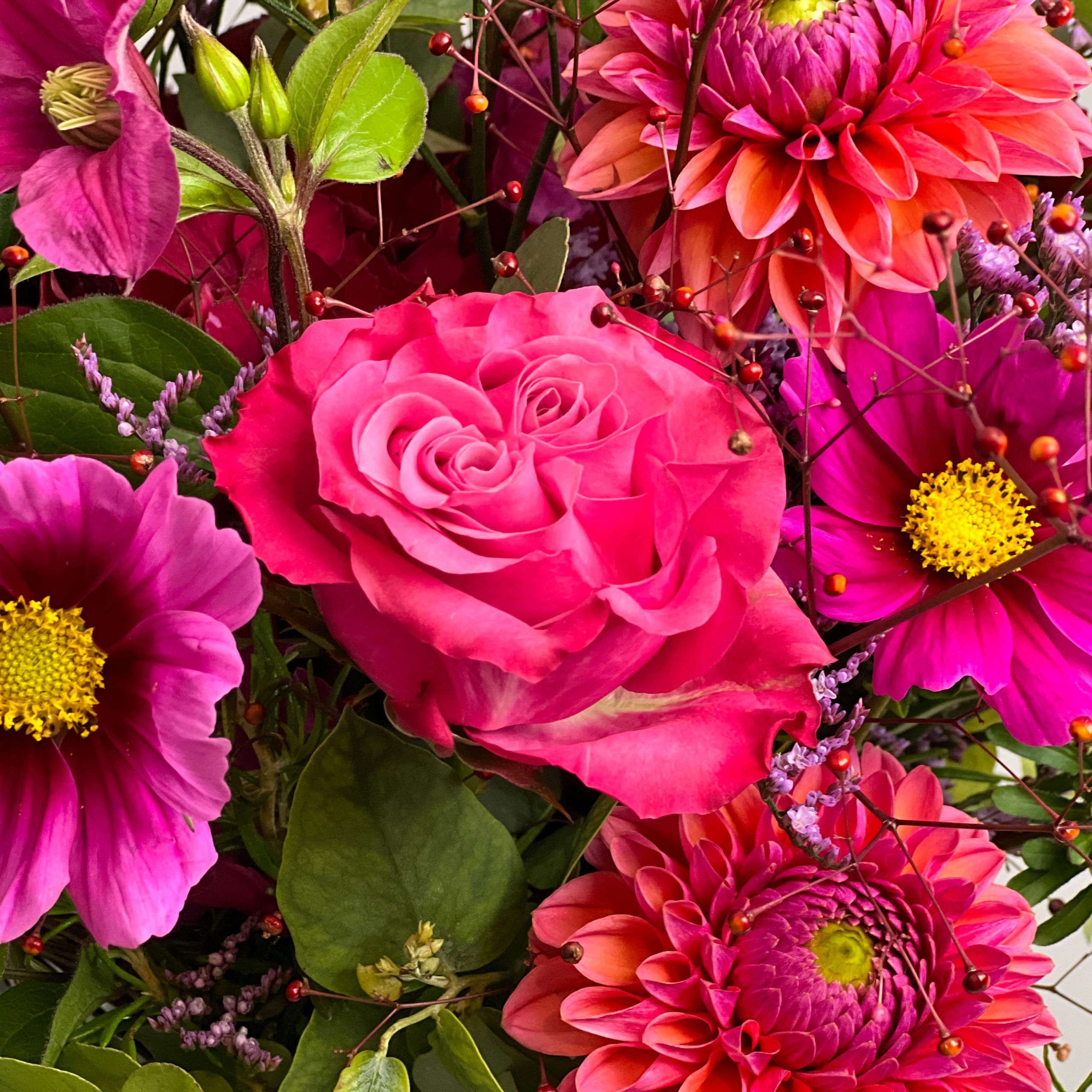 Summer bouquet in pink and light pink - Image 2